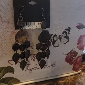 Long wood leaves earings